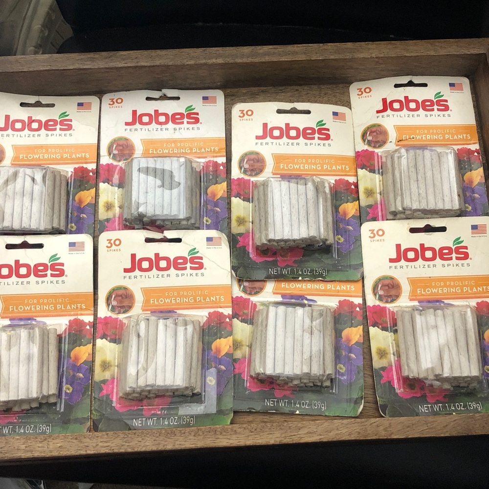 Fertilizer Spikes for Flowering Plants - 30 Count